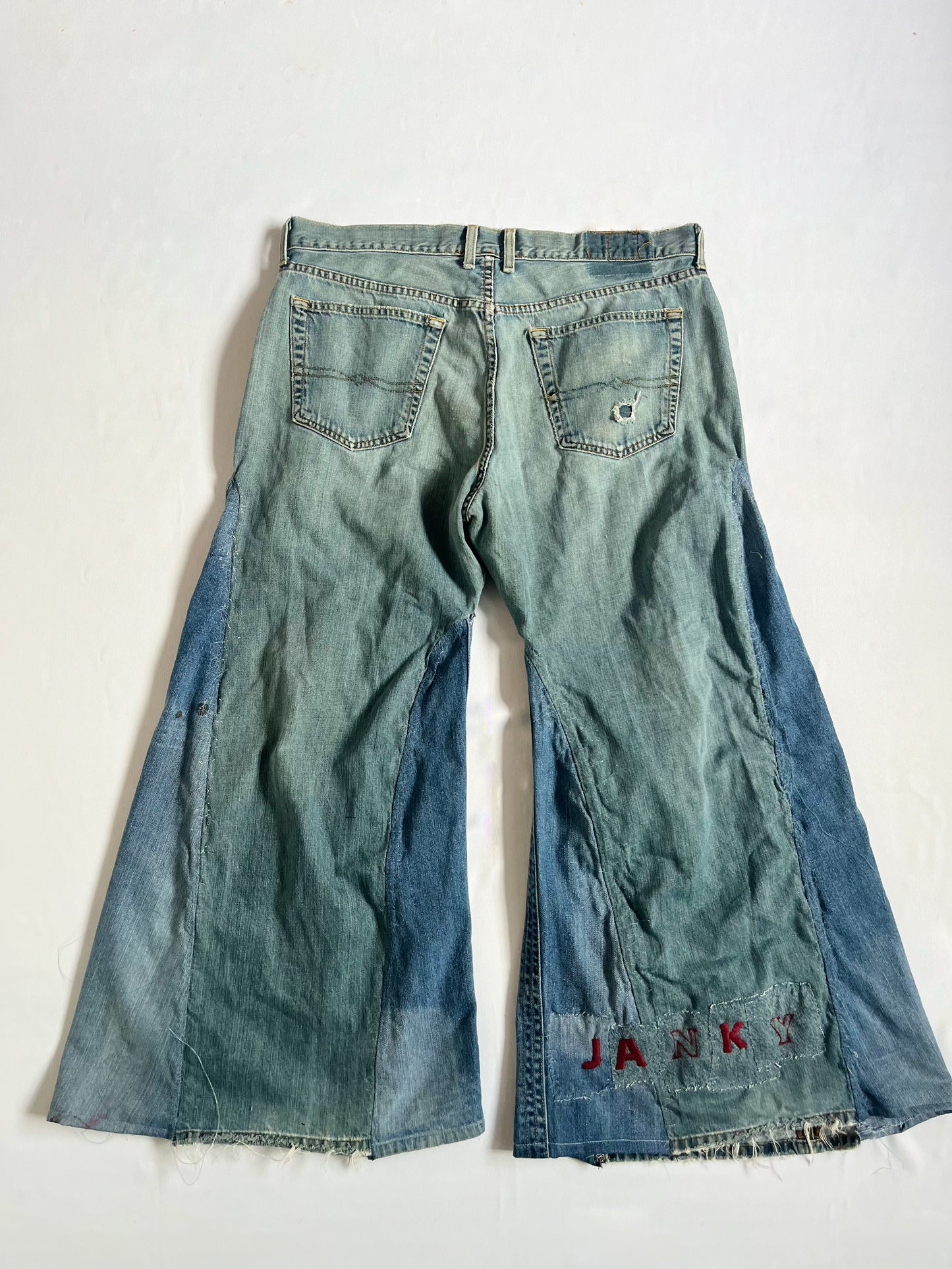 Xtra Flared Janky Jeans